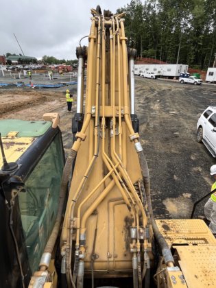 2008年卡特彼勒330DL