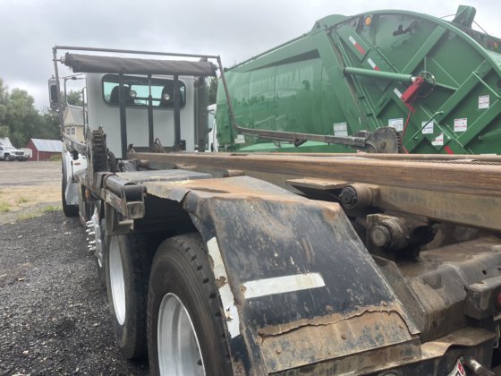 2013 Peterbilt 365
