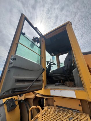 2003年ボルボ L90E