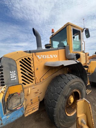 2003年ボルボ L90E