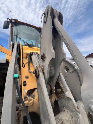 2003年ボルボ L90E