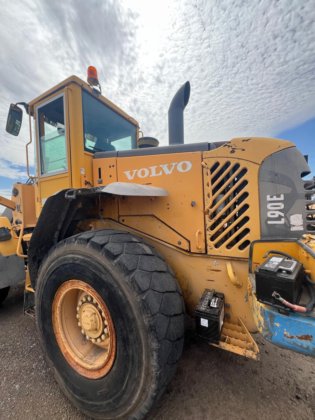 2003年ボルボ L90E