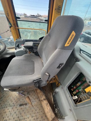 2003年ボルボ L90E