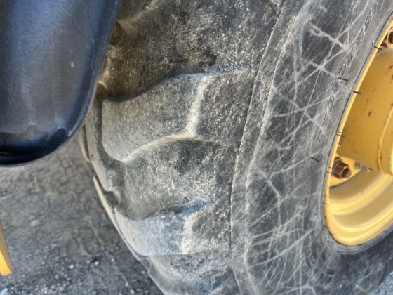 2011年キャタピラー 906H