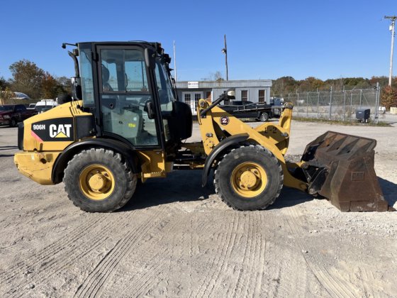 2011年キャタピラー 906H