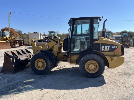2011年キャタピラー 906H