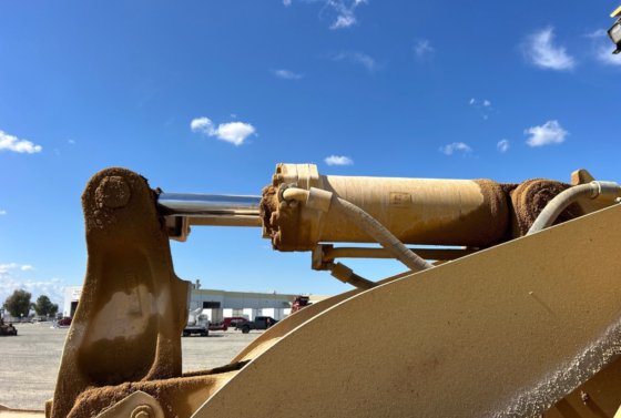 2002年卡特彼勒966G