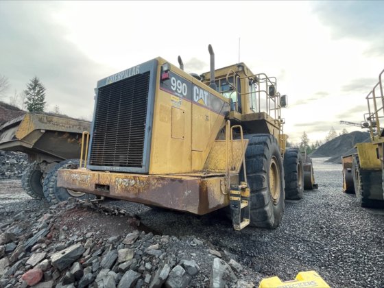 2000 Caterpillar 990