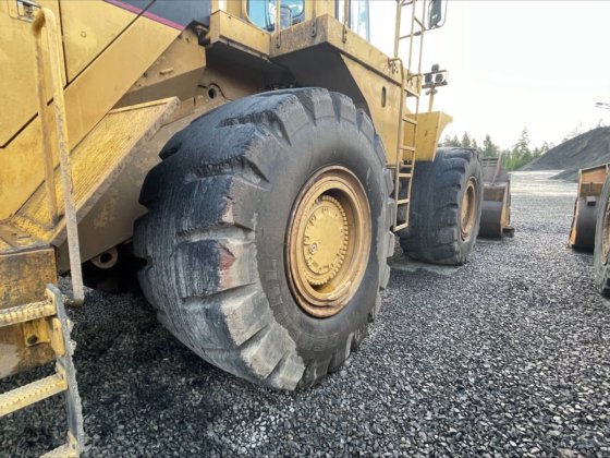2000 Caterpillar 990