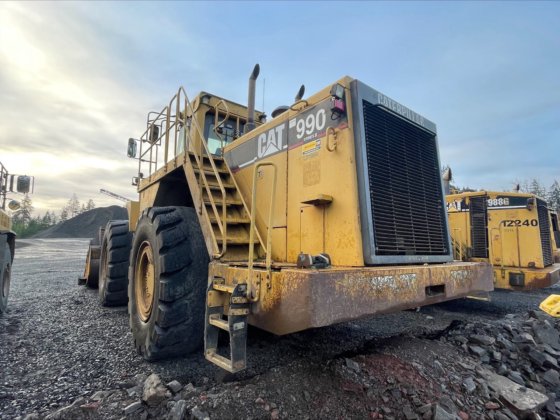 2000 Caterpillar 990