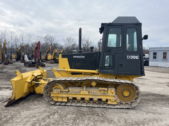 2002 Komatsu D39E