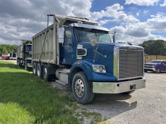 2016年 Freightliner 122SD