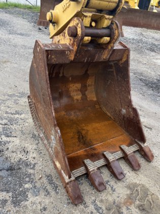 2000 Caterpillar M318