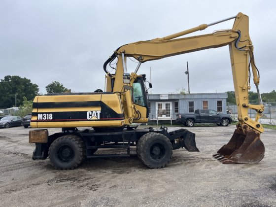 2000 Caterpillar M318