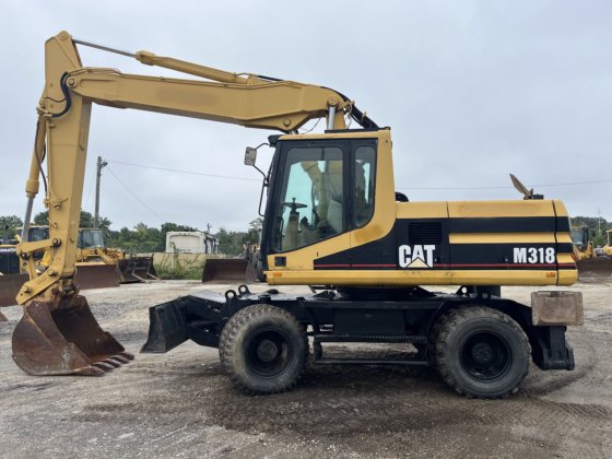 2000 Caterpillar M318