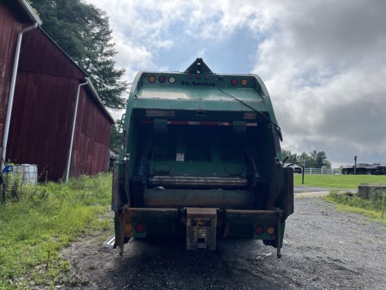 2017 Freightliner M2-106