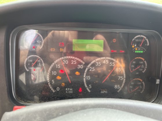 2017 Freightliner M2-106