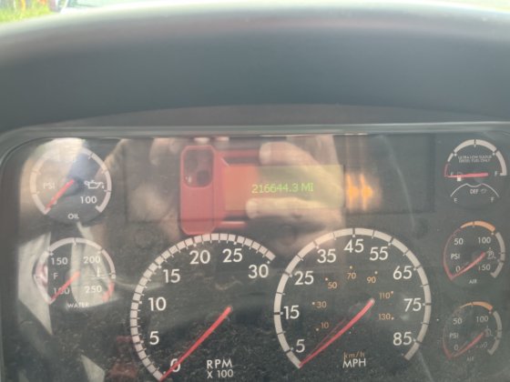 2017 Freightliner M2-106