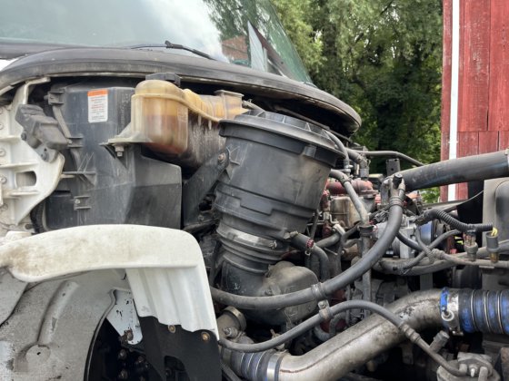 2017 Freightliner M2-106