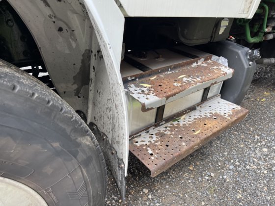 2017 Freightliner M2-106