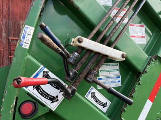 2017 Freightliner M2-106