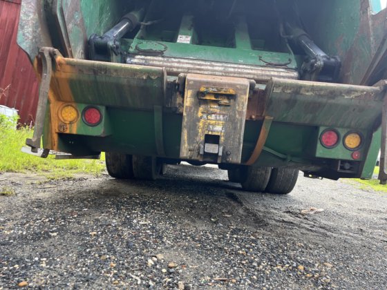 2017 Freightliner M2-106