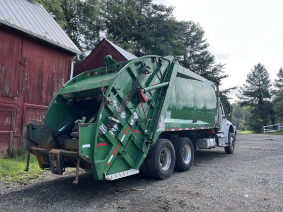 2017 Freightliner M2-106