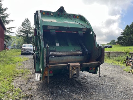 2017 Freightliner M2-106