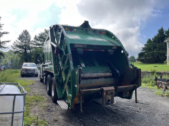 2017 Freightliner M2-106