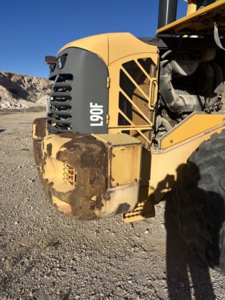 2011年式ボルボL90F