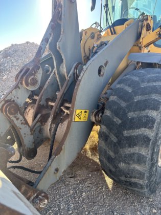 2011年式ボルボL90F