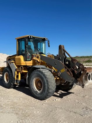 2011 Volvo L90F
