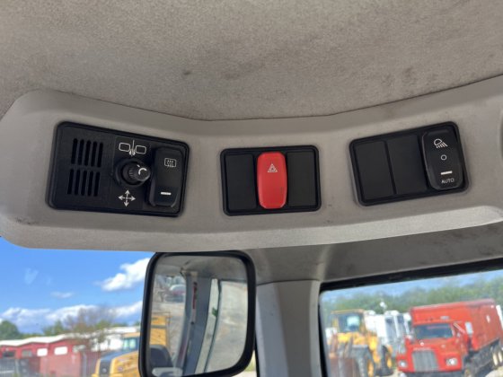 2016年卡特彼勒 938M