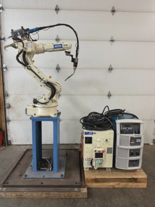 OTC Daihen FD-V8 Welding Robot