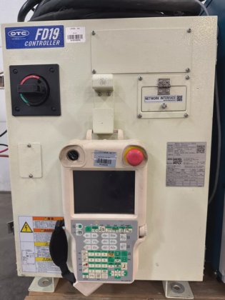OTC Daihen FD-V8 Welding Robot