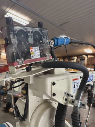 OTC Daihen FD-V8 Welding Robot