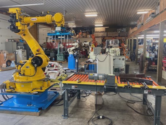 Nachi SH200 Palletizing Robotic System