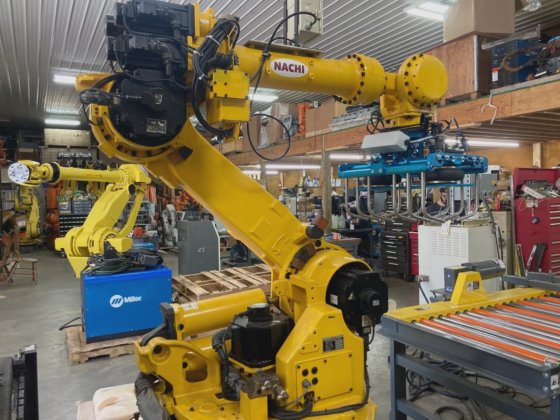 Nachi SH200 Palletizing Robotic System