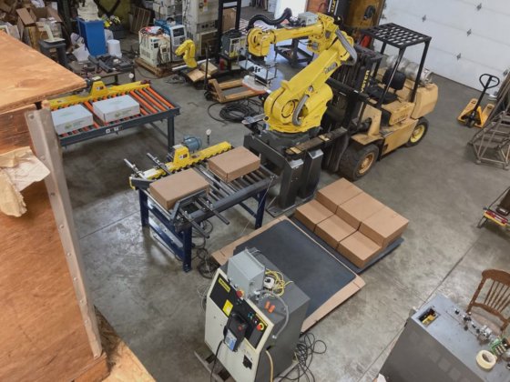 FANUC R-2000iB Palletizing Robotic System