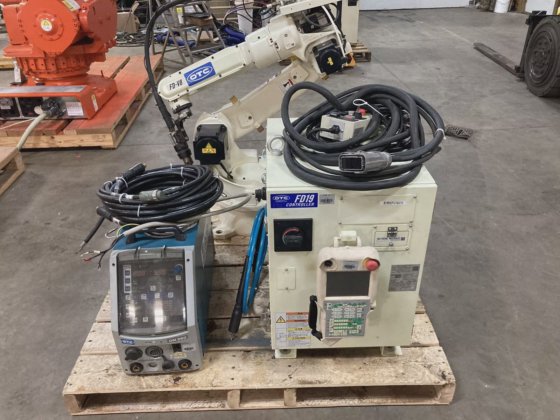 OTC Daihen FD-V8 Welding Robot