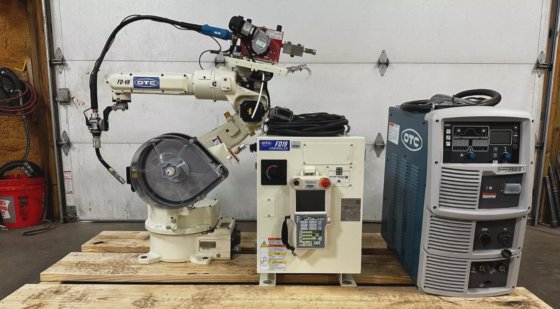 OTC Daihen FD-V8 Welding Robot