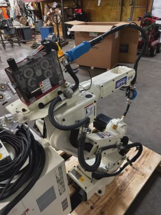 OTC Daihen FD-V8 Welding Robot