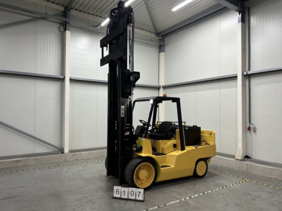 2001 HOIST E220