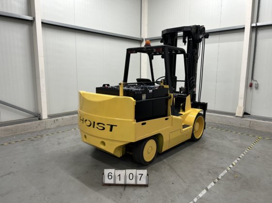 2001 HOIST E220