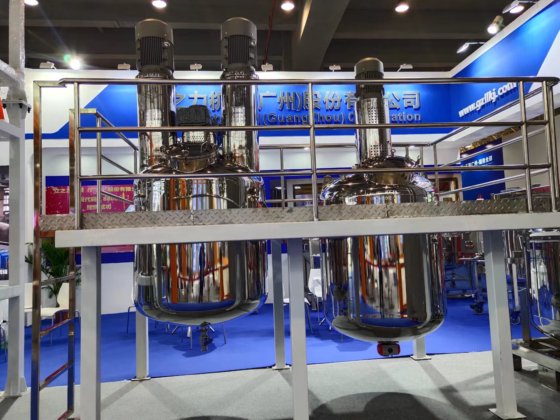 锂和锂多功能反应堆