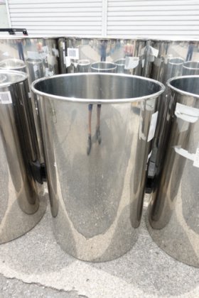 不明 キャスター付き台車は11台のみ。