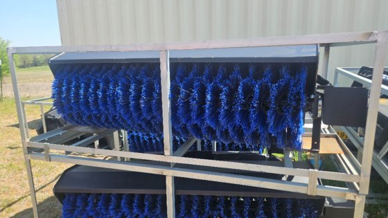 2024 进口 72 英寸滑移转向角扫帚清扫机快速连接