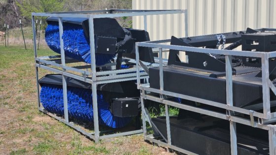 2024 进口 72 英寸滑移转向角扫帚清扫机快速连接