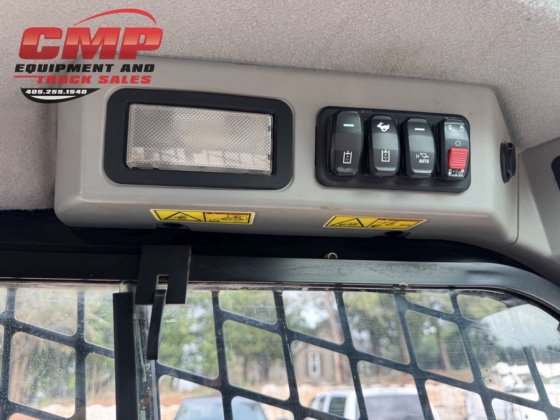 2023 年 Cat 259D3 高流量驾驶室空调履带式滑移装载机