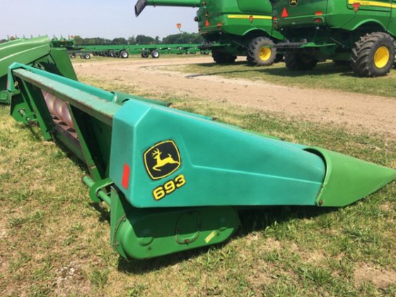 1995 John Deere 693 in